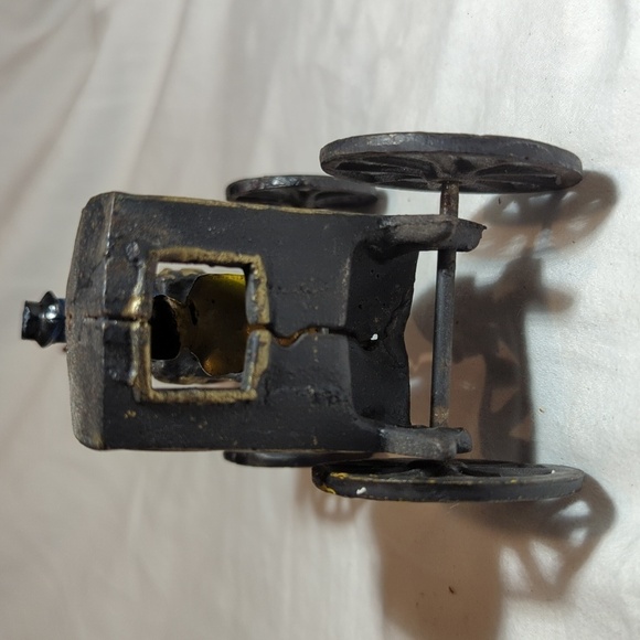 Vintage Cast Iron Horse Drawn Carriage with Driver and Rider - Picture 10 of 12